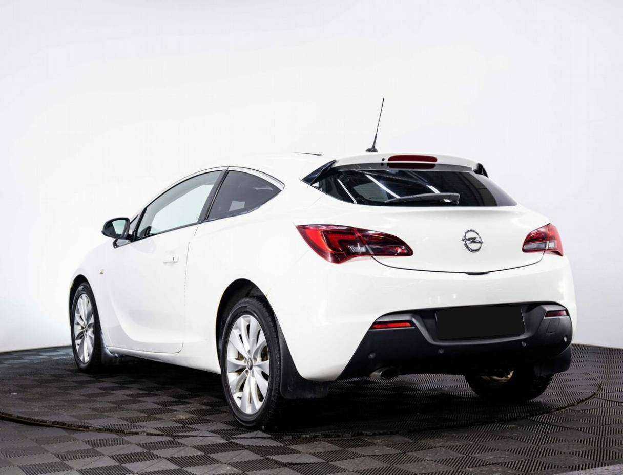 Opel Astra GTC, 2012 - фото №4