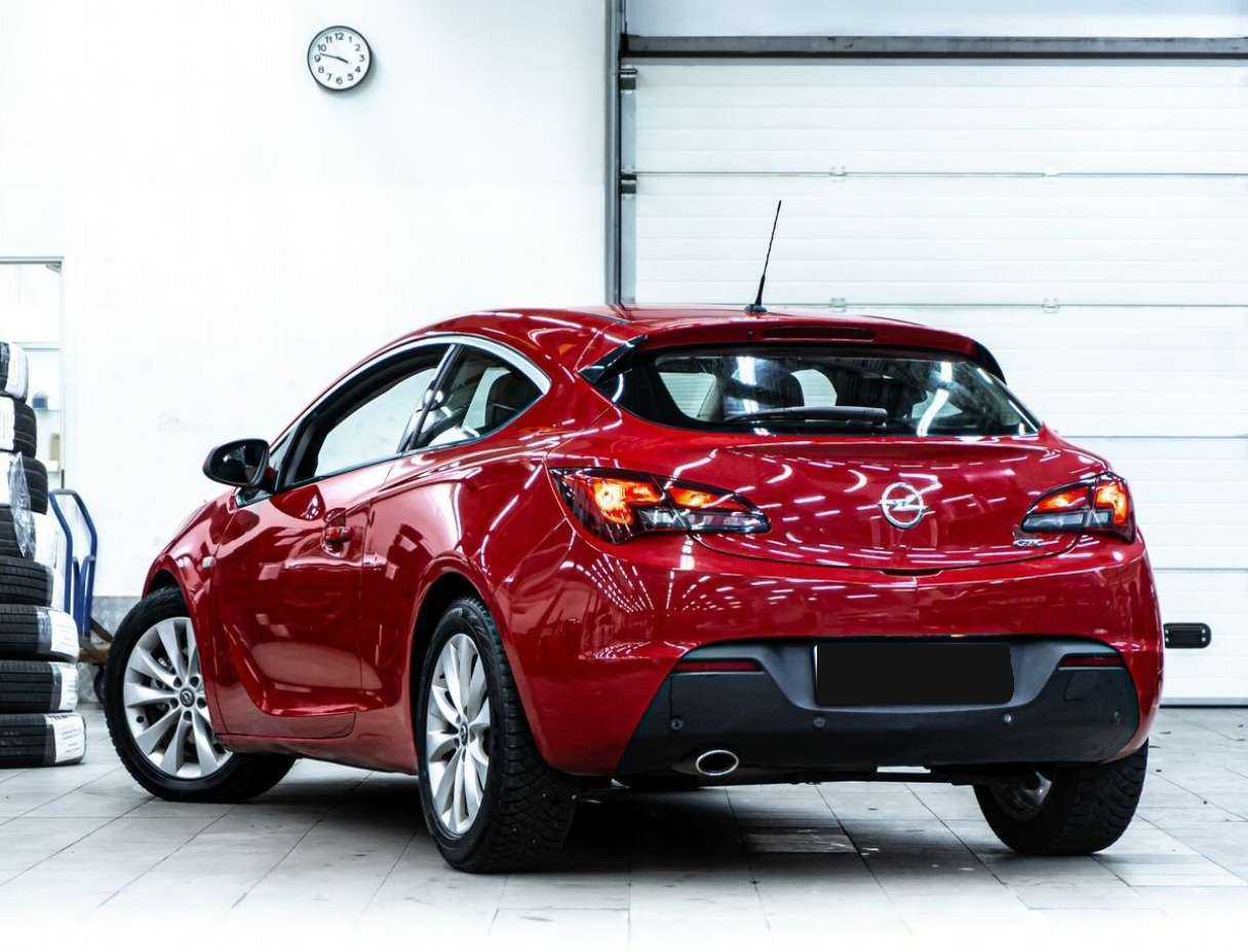 Opel Astra GTC, 2012 - фото №4