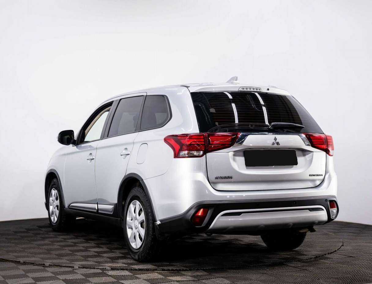 Mitsubishi Outlander, 2019 - фото №4