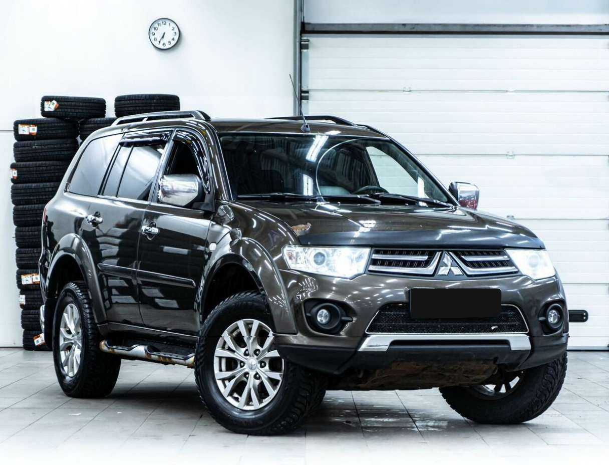 Mitsubishi Pajero Sport, 2014 - фото №2