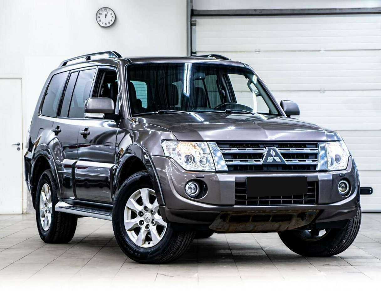 Mitsubishi Pajero, 2012 - фото №2