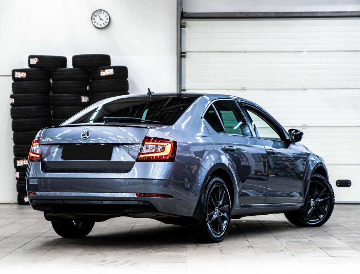 Skoda Octavia, 2018 - фото №3