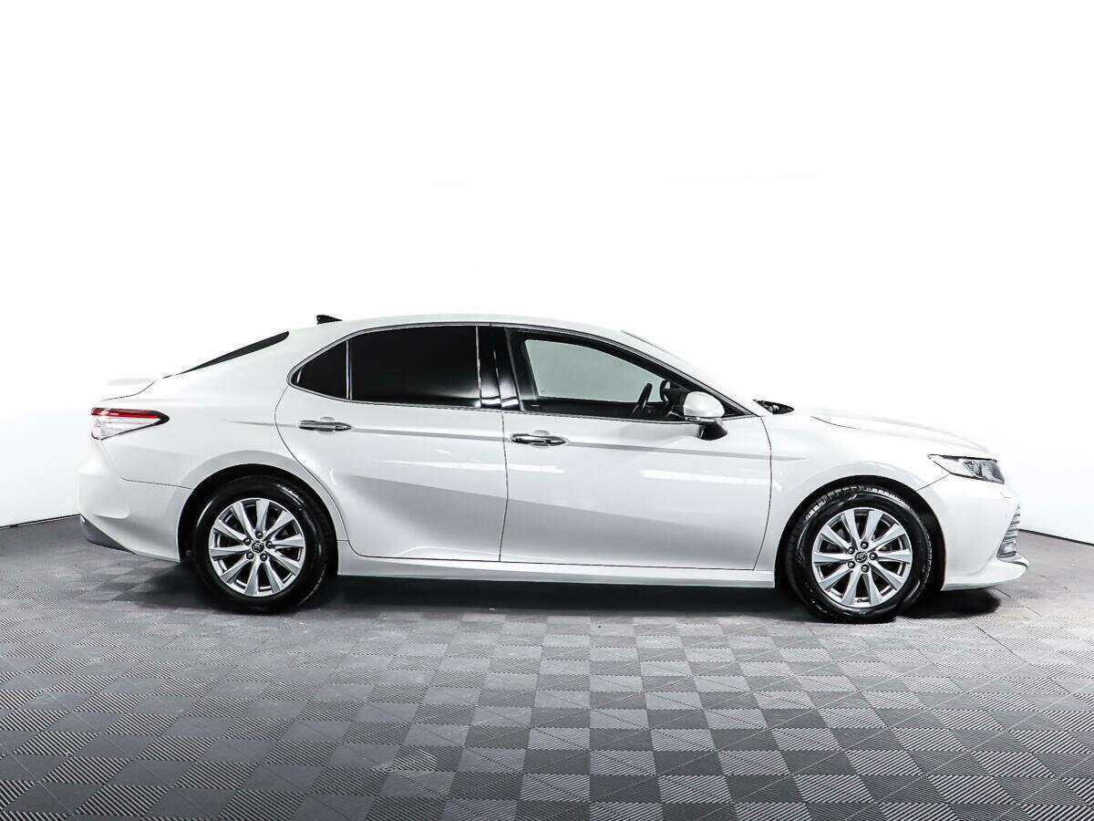 Toyota Camry, 2018 - фото №4