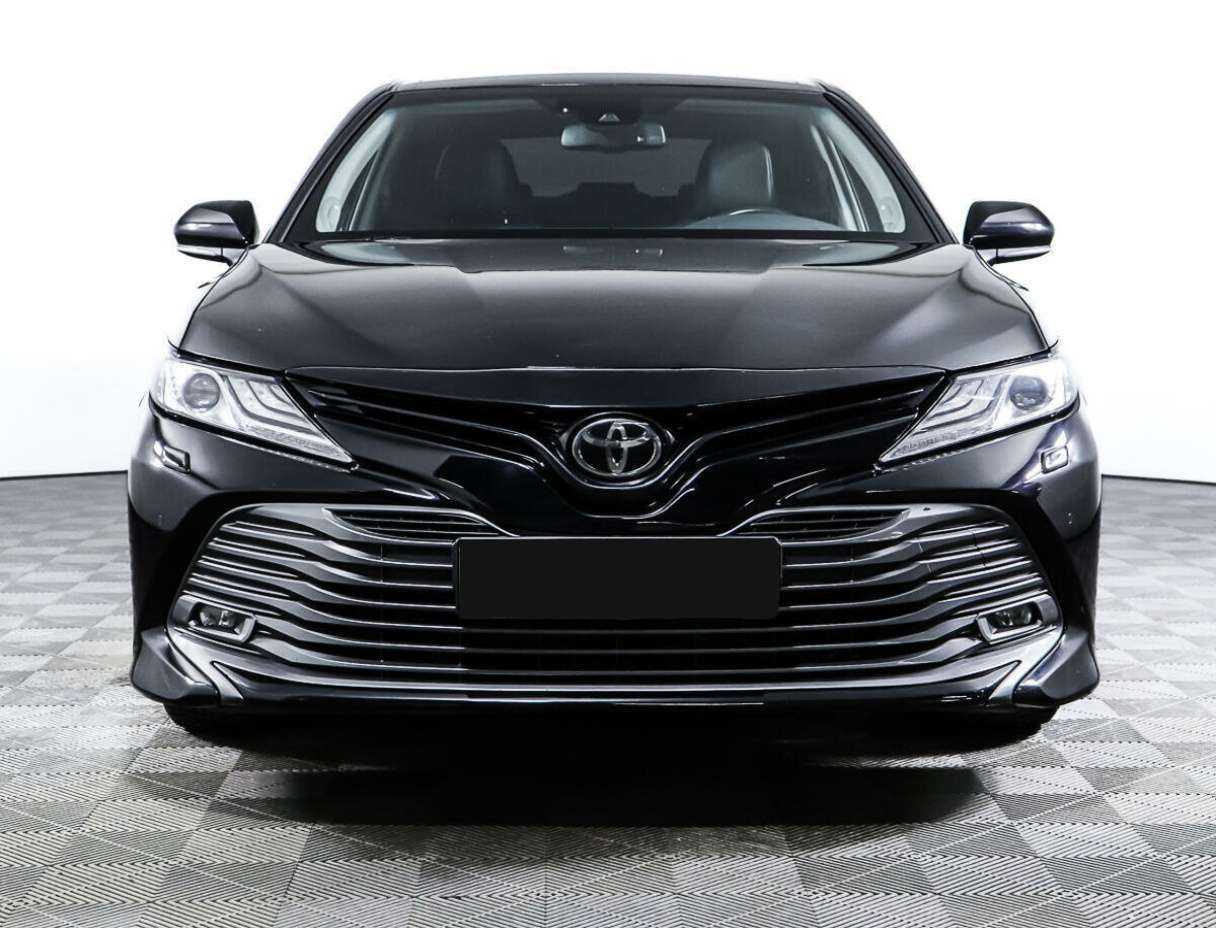 Toyota Camry, 2019 - фото №2