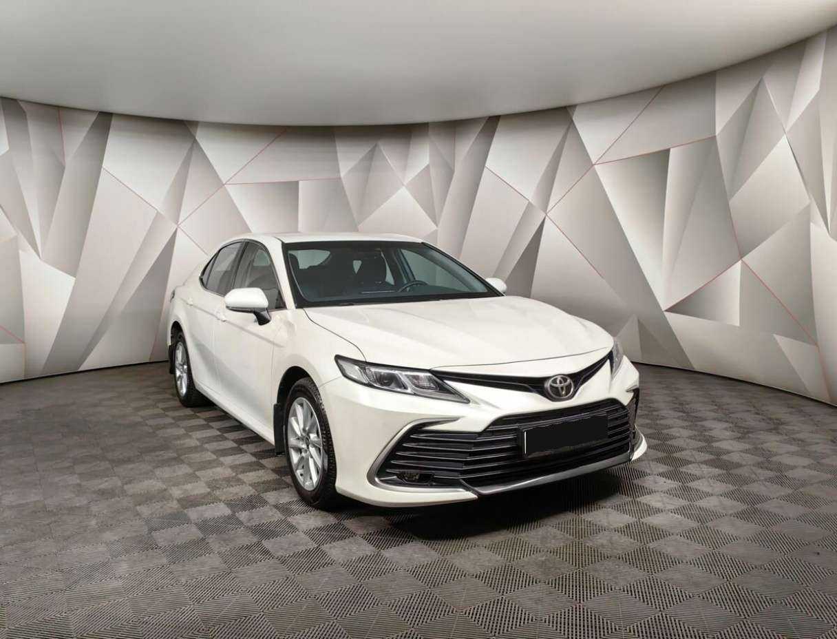 Toyota Camry, 2021 - фото №3