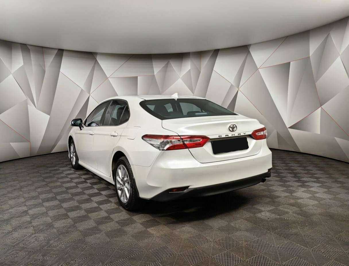 Toyota Camry, 2021 - фото №4