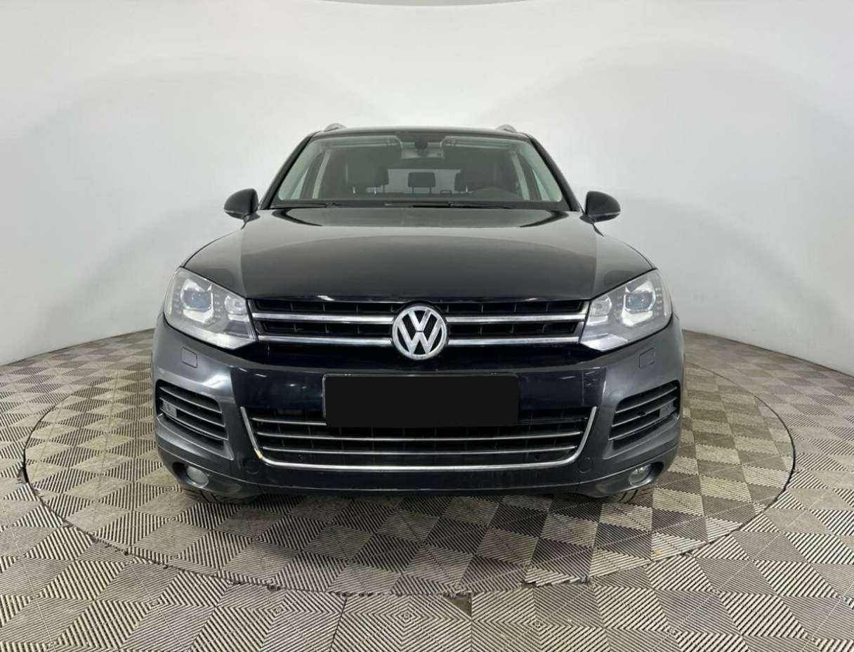 Volkswagen Touareg, 2012 - фото №2