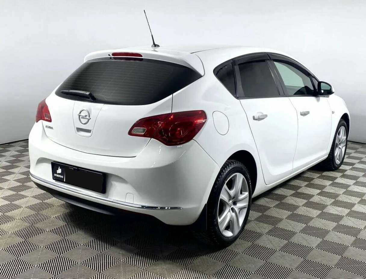 Opel Astra, 2012 - фото №4