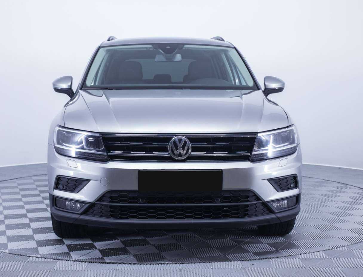 Volkswagen Tiguan, 2020 - фото №2
