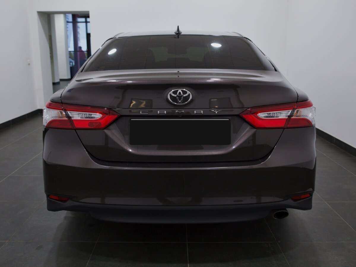 Toyota Camry, 2020 - фото №4