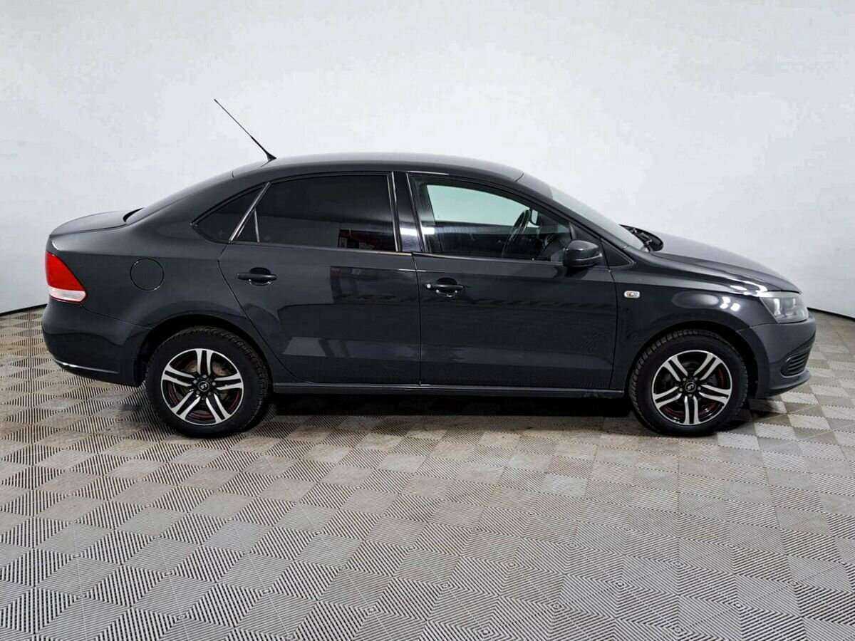 Volkswagen Polo, 2012 - фото №4