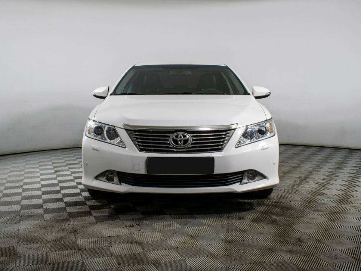 Toyota Camry, 2014 - фото №2