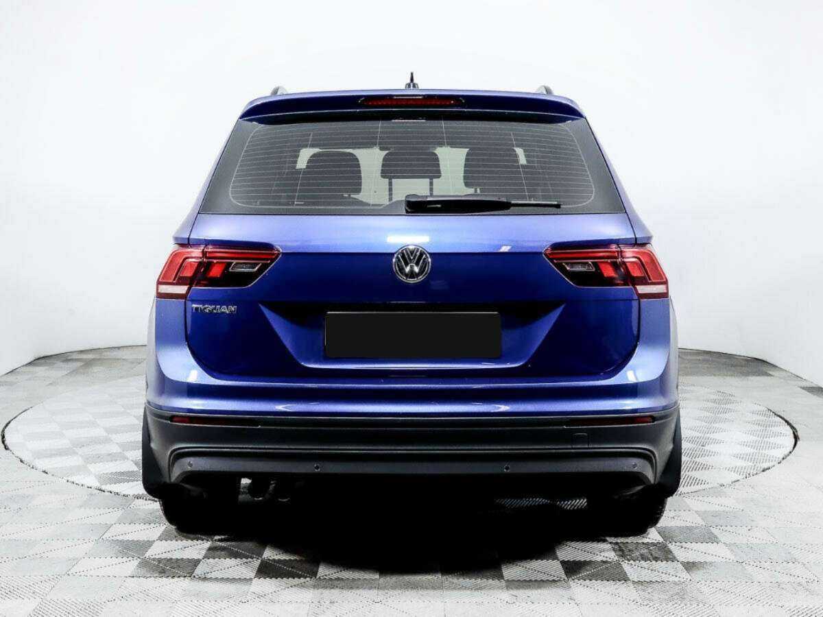 Volkswagen Tiguan, 2020 - фото №2