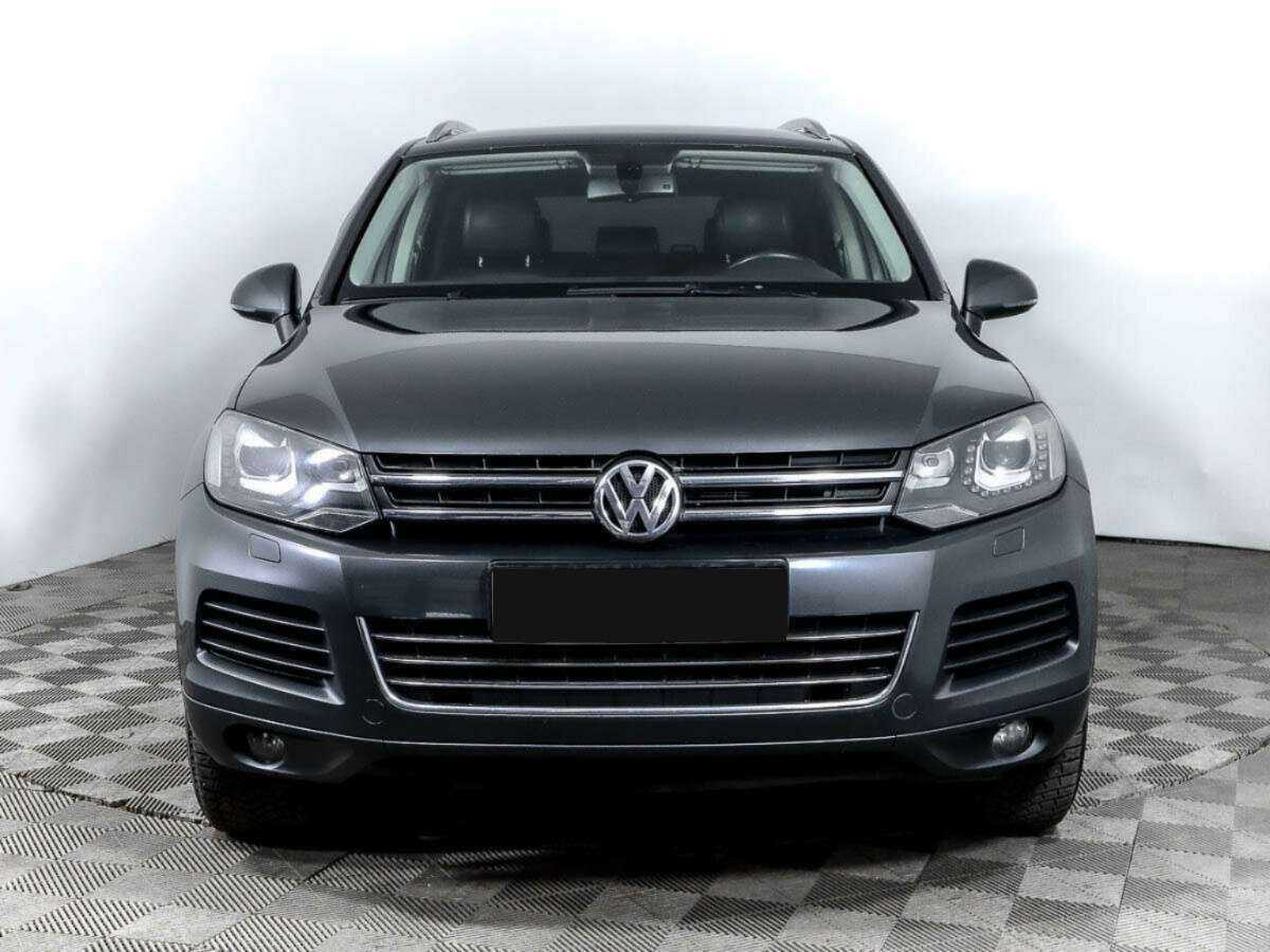 Volkswagen Touareg, 2012 - фото №2