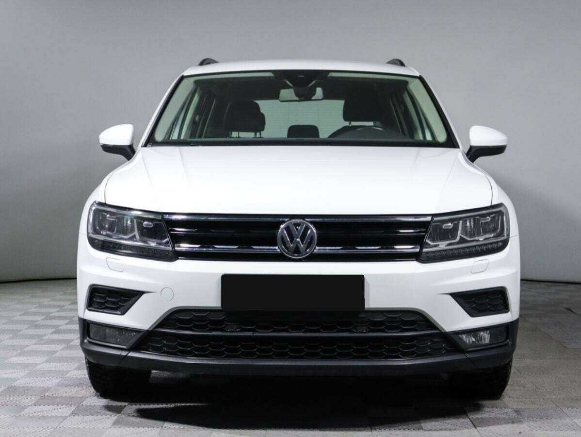 Volkswagen Tiguan, 2020 - фото №2