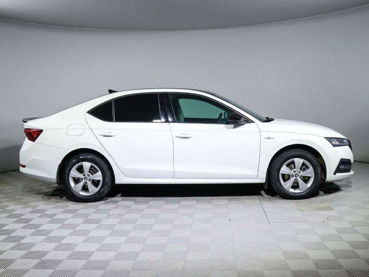 Skoda Octavia, 2021 - фото №4