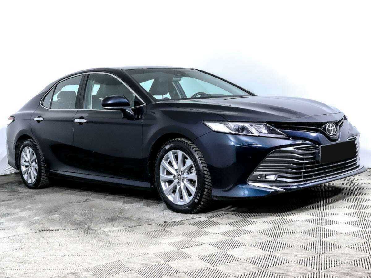 Toyota Camry, 2020 - фото №2
