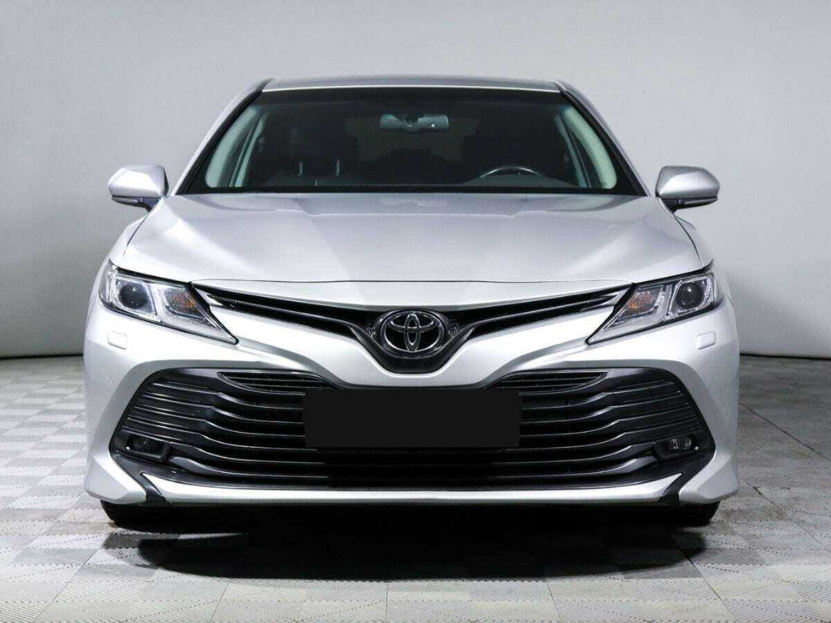 Toyota Camry, 2020 - фото №2
