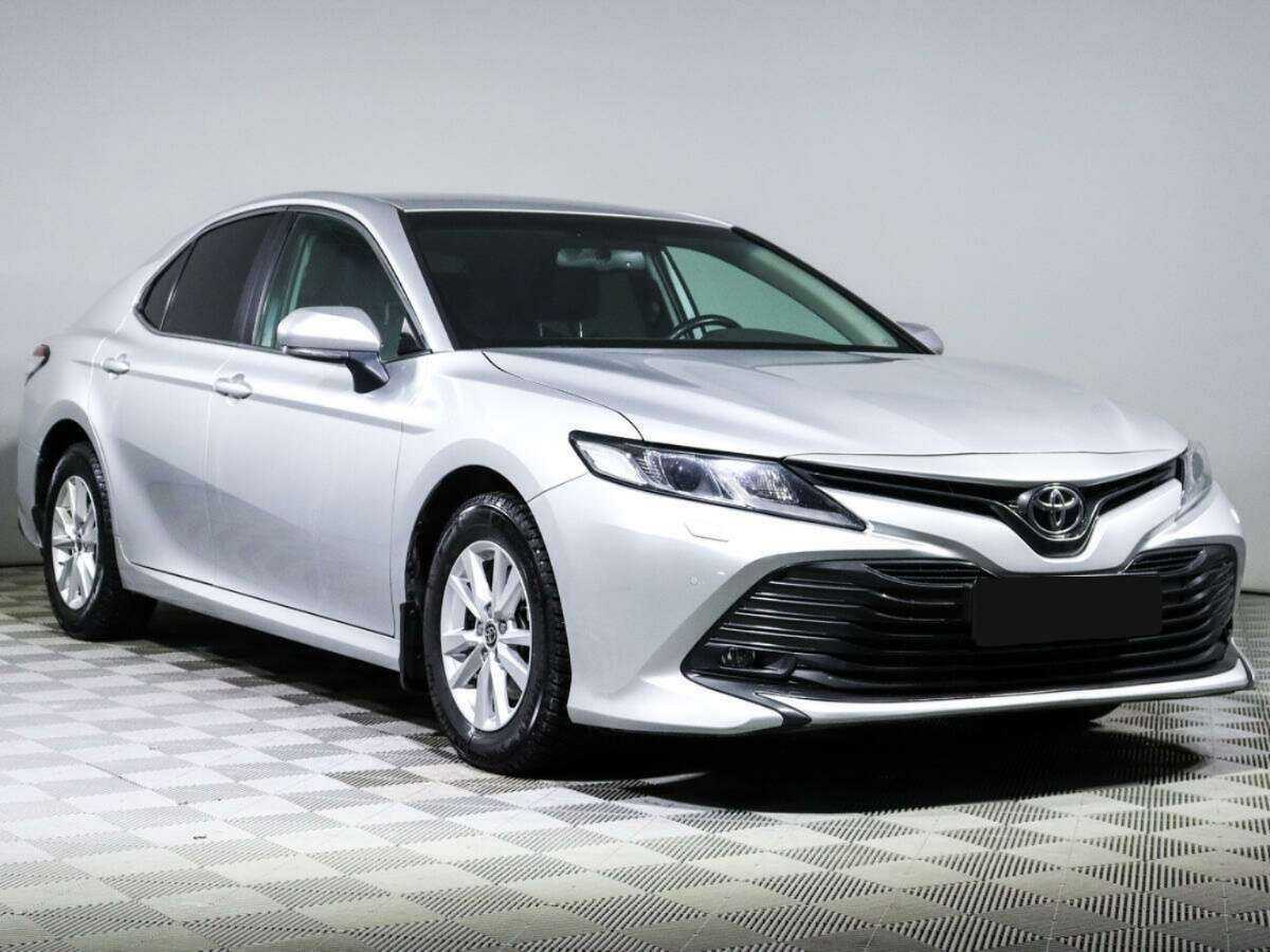 Toyota Camry, 2020 - фото №3