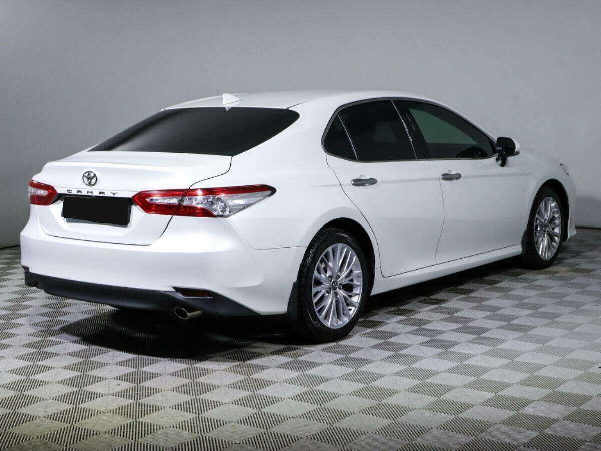 Toyota Camry, 2018 - фото №4