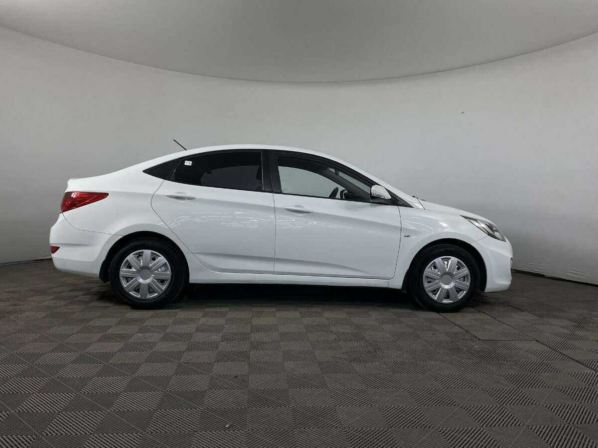 Hyundai Solaris, 2012 - фото №4