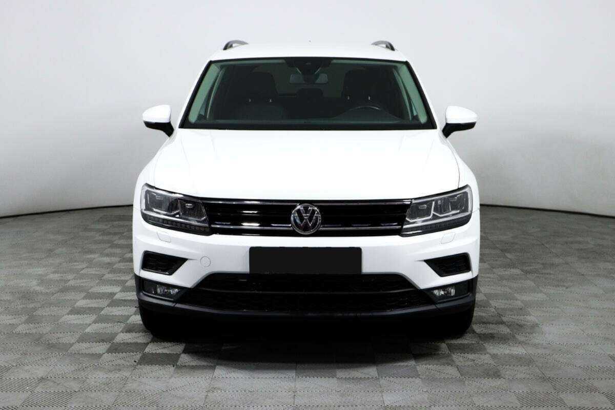 Volkswagen Tiguan, 2020 - фото №2