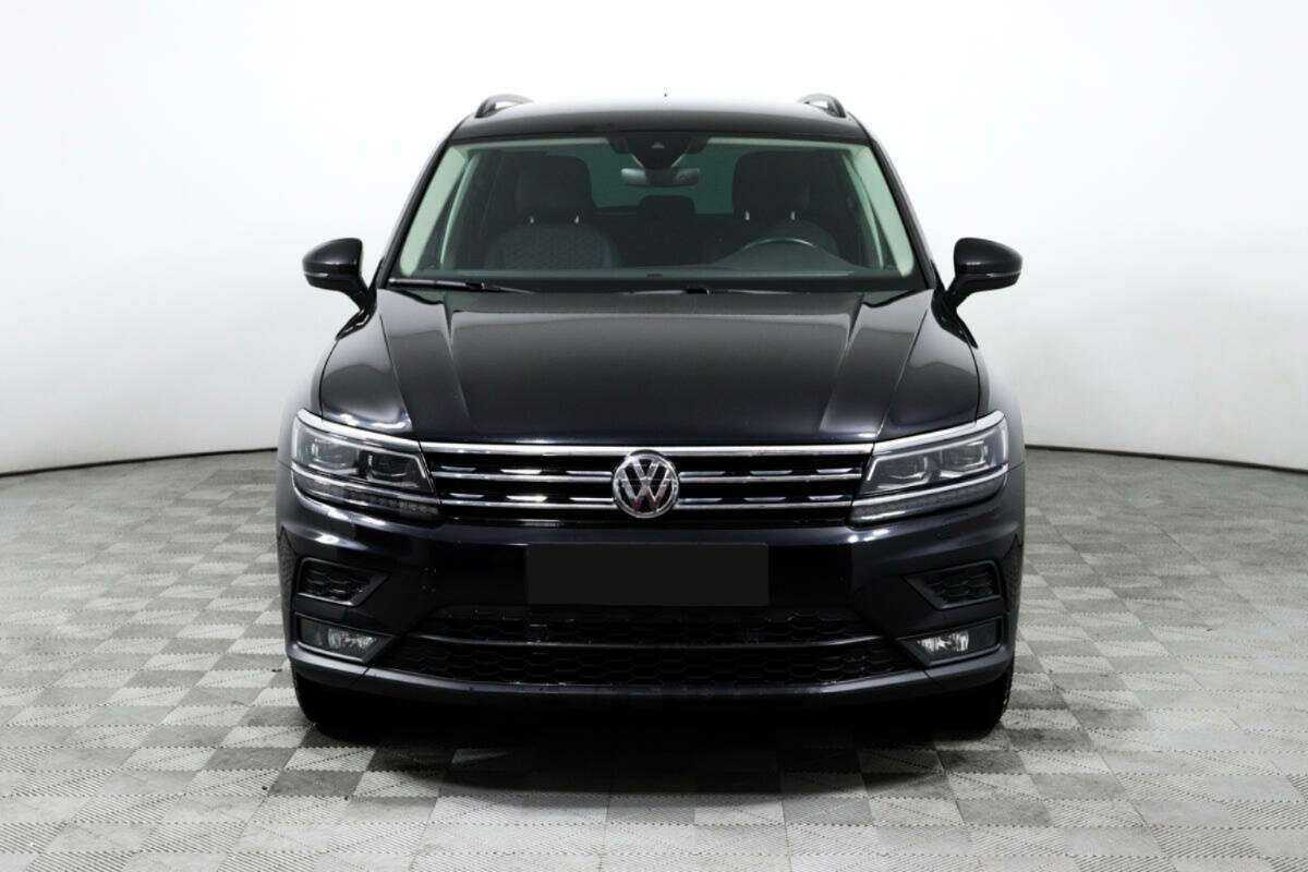 Volkswagen Tiguan, 2020 - фото №2
