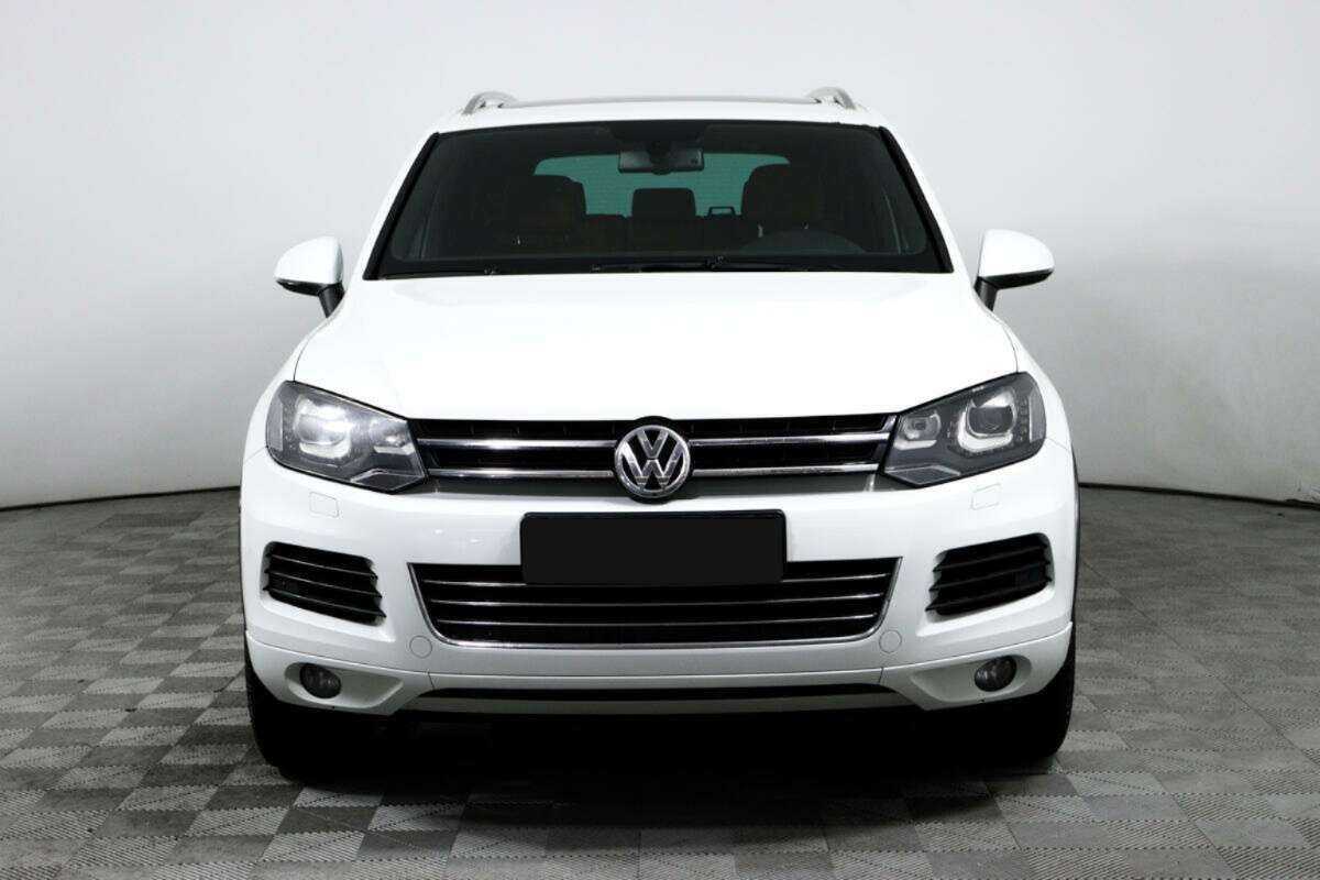 Volkswagen Touareg, 2013 - фото №2