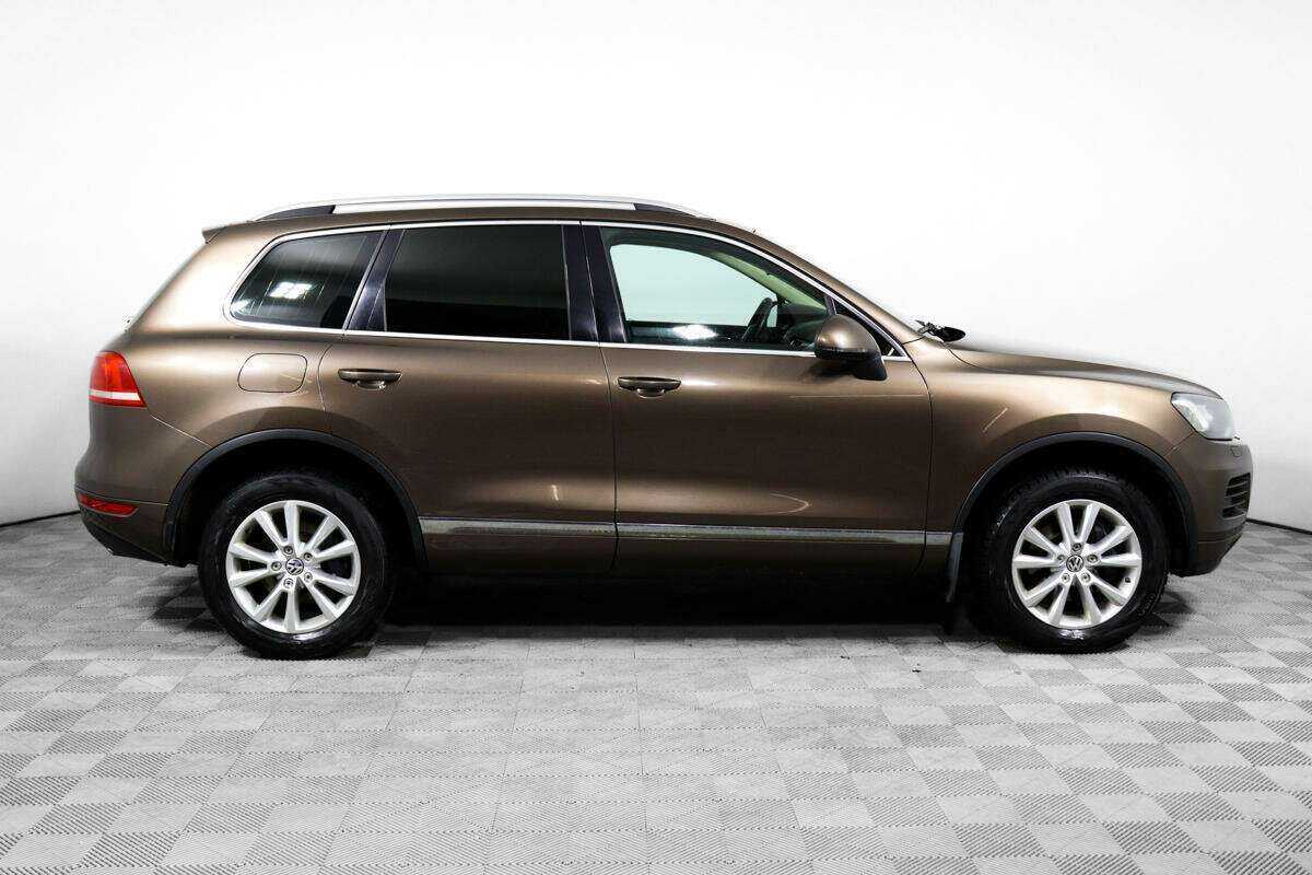 Volkswagen Touareg, 2012 - фото №4