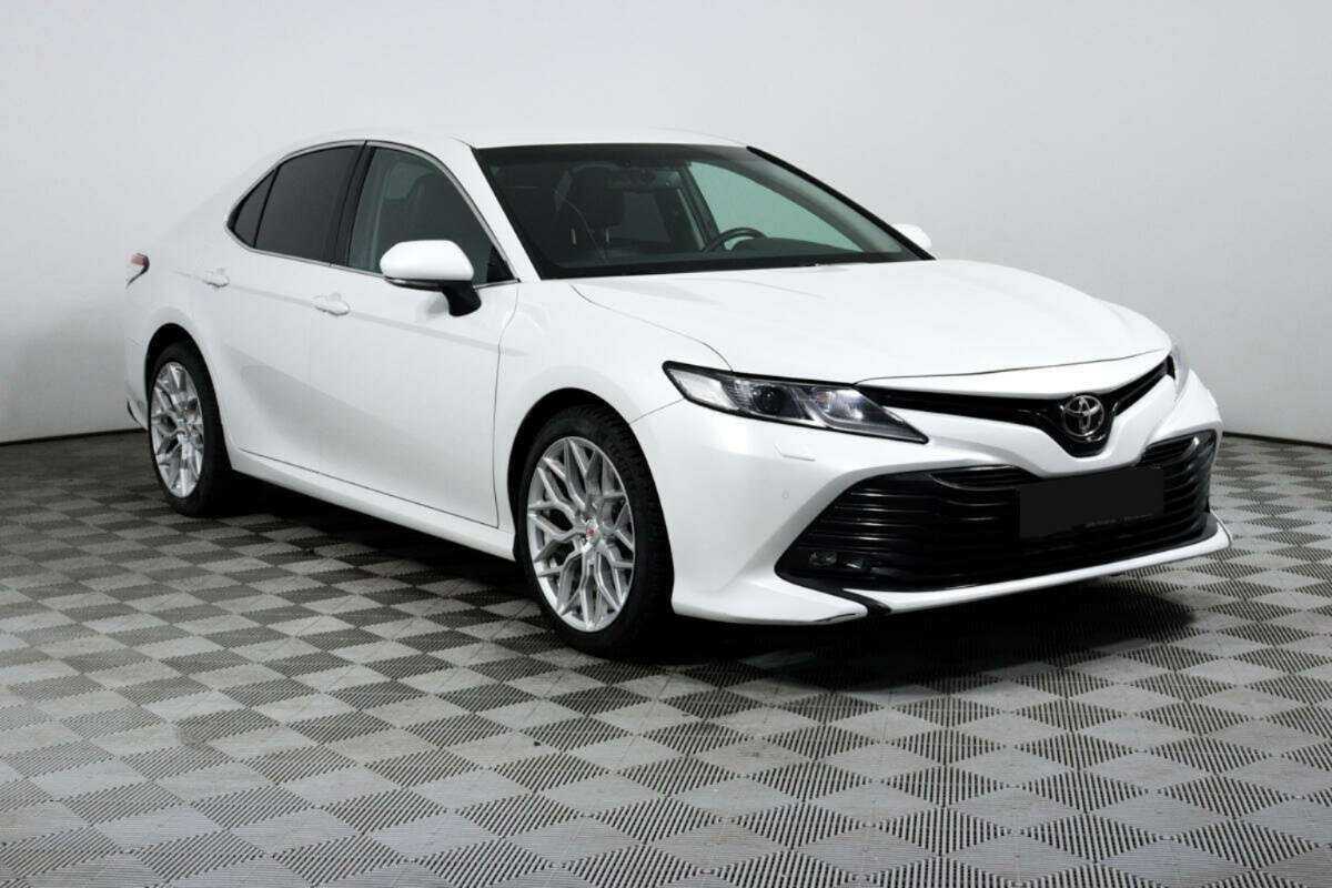 Toyota Camry, 2019 - фото №3