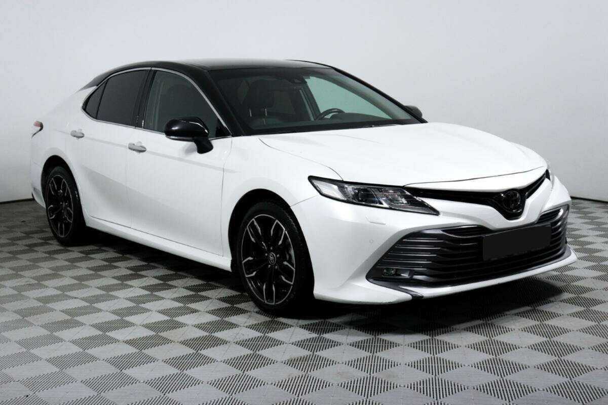 Toyota Camry, 2020 - фото №3