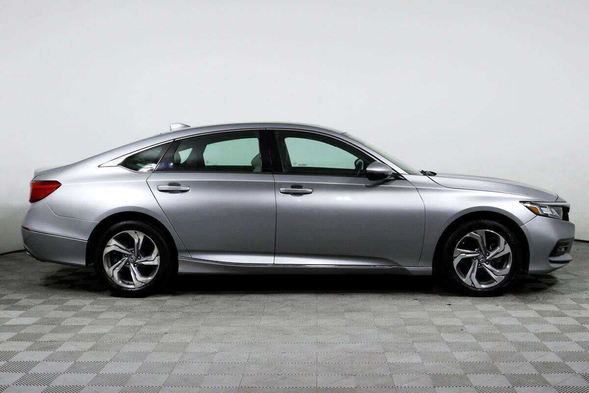 Honda Accord, 2018 - фото №4