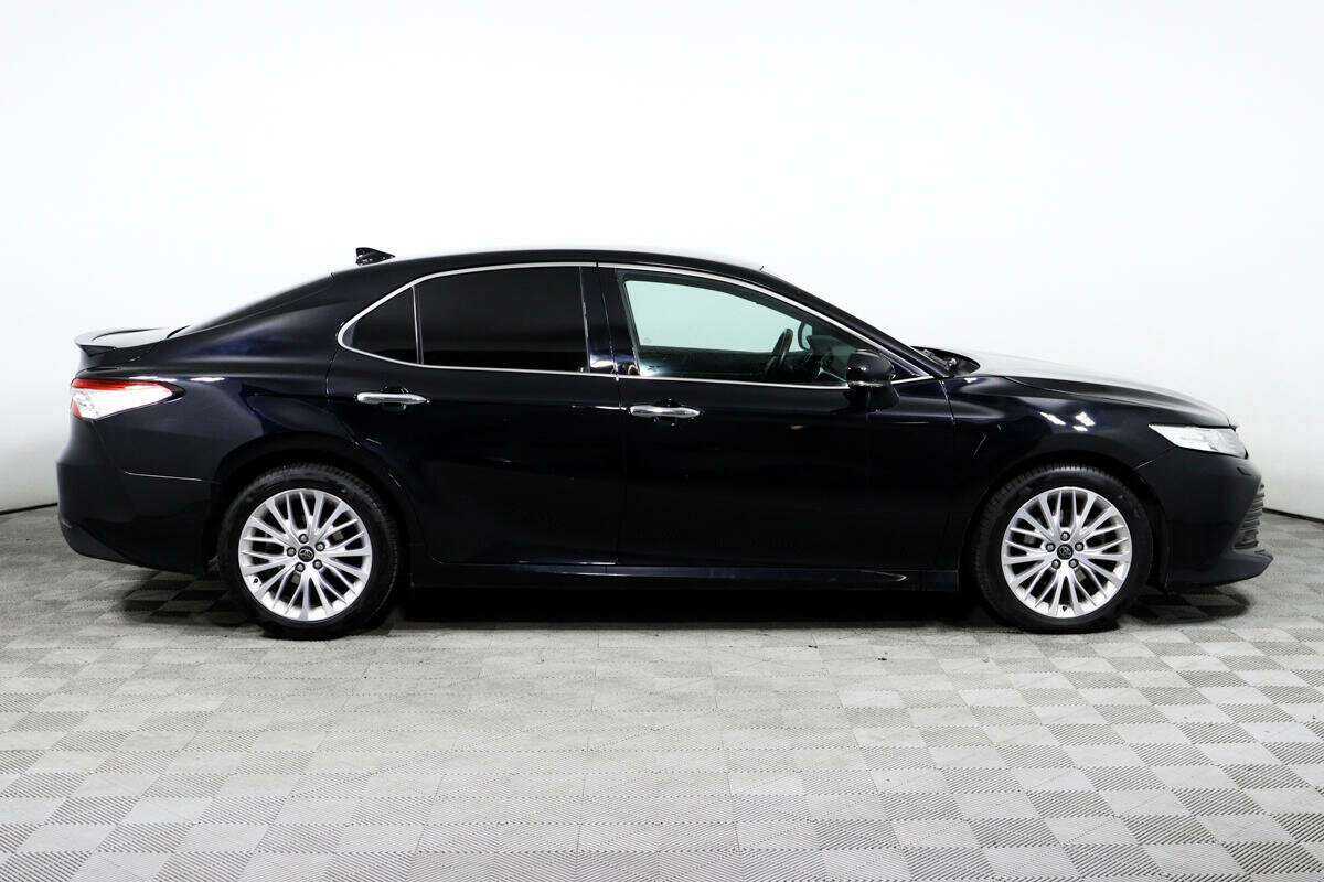 Toyota Camry, 2018 - фото №4