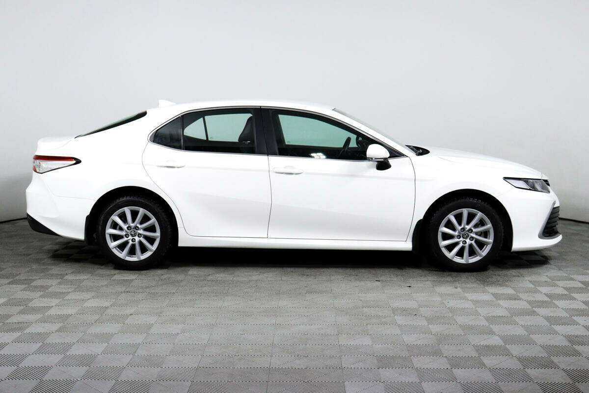 Toyota Camry, 2021 - фото №4