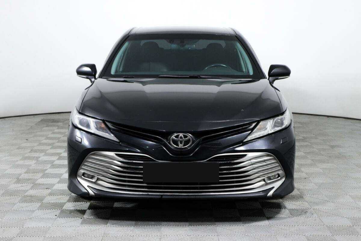 Toyota Camry, 2019 - фото №2