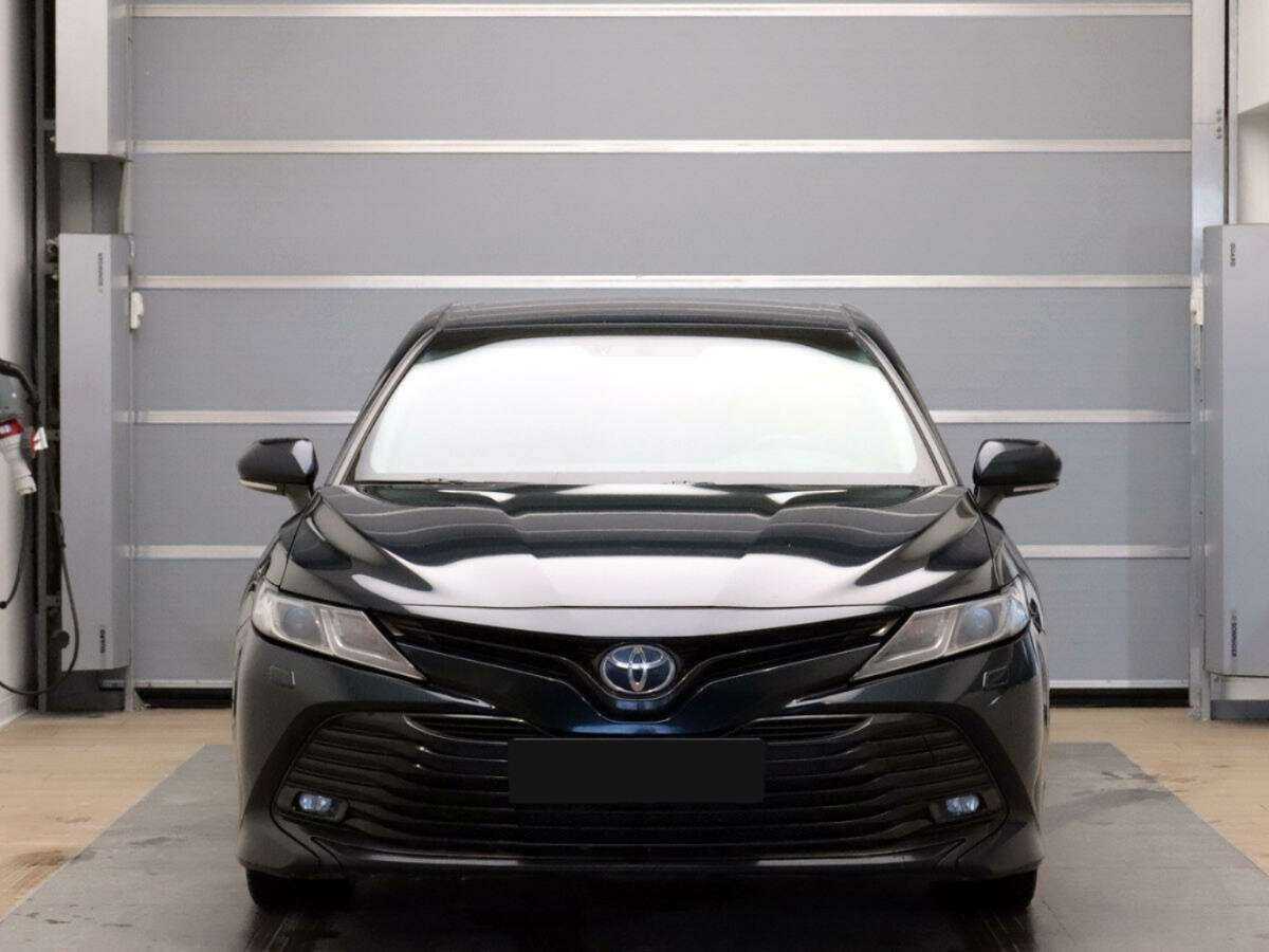 Toyota Camry, 2019 - фото №2