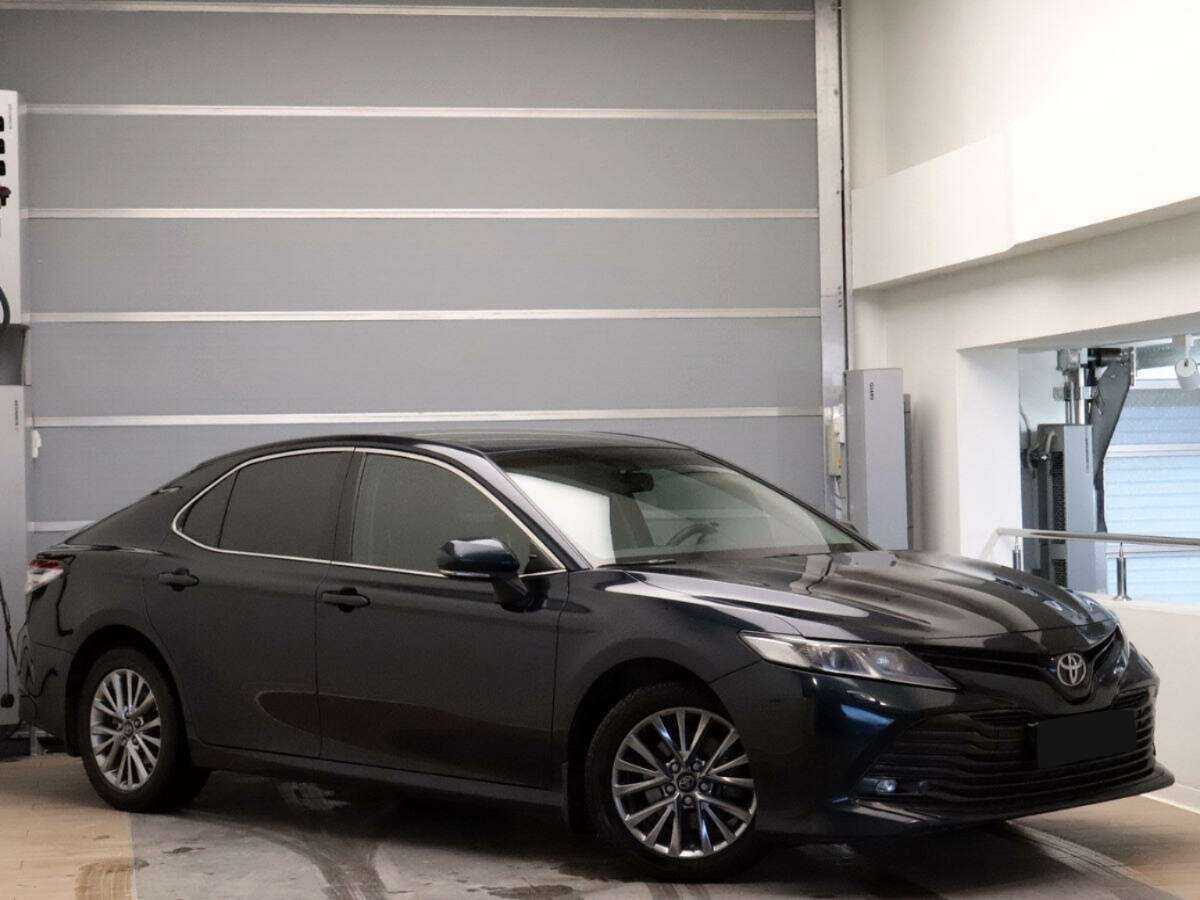 Toyota Camry, 2019 - фото №3