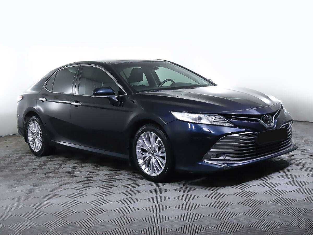 Toyota Camry, 2019 - фото №2