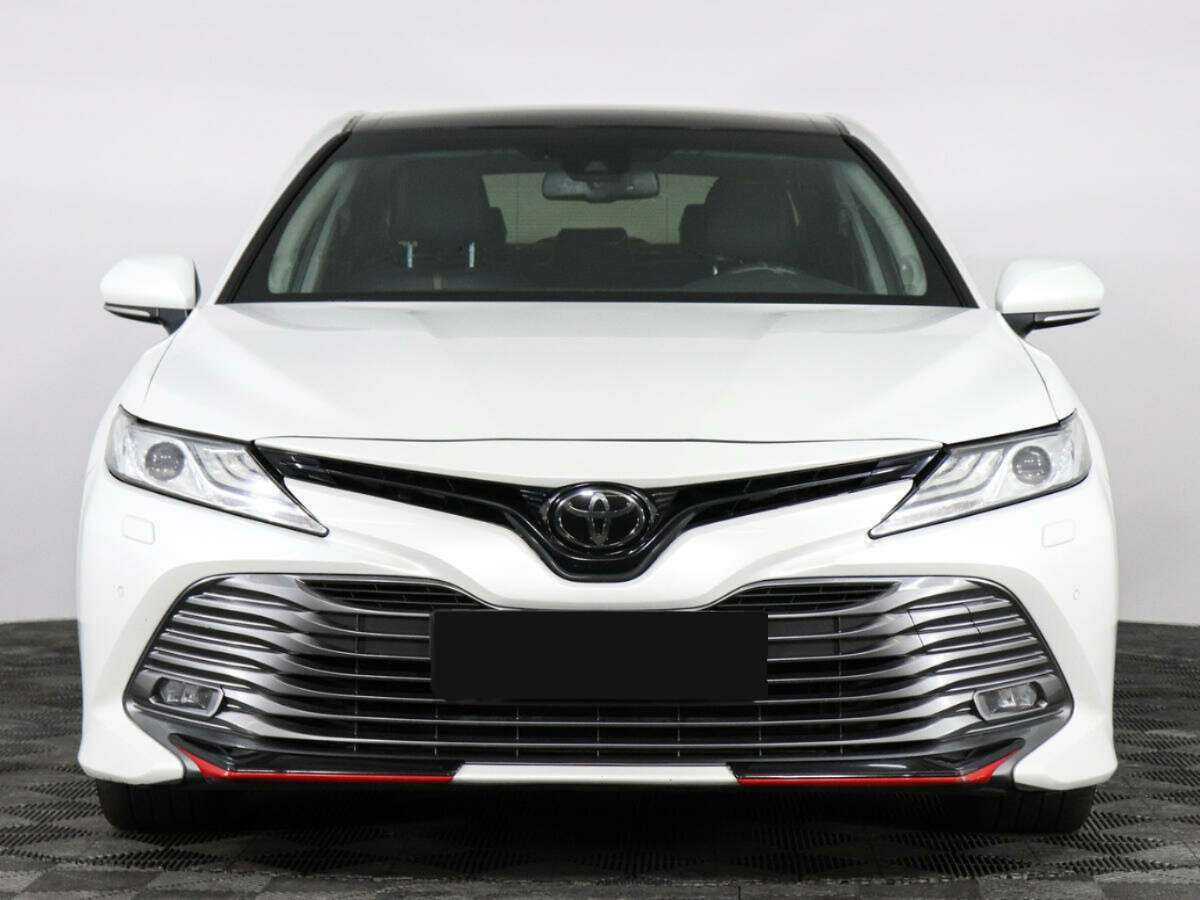 Toyota Camry, 2019 - фото №2