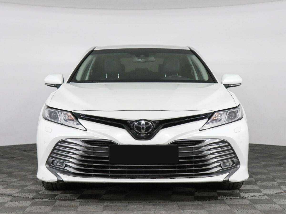 Toyota Camry, 2019 - фото №2
