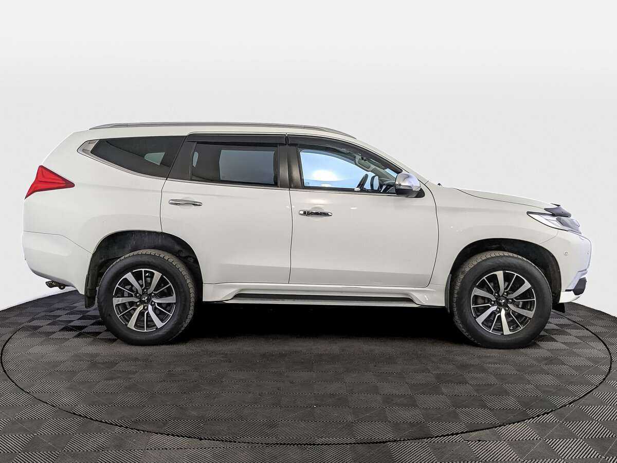 Mitsubishi Pajero Sport, 2017 - фото №4