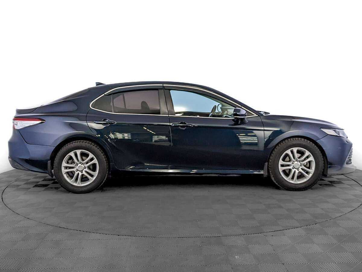 Toyota Camry, 2020 - фото №4