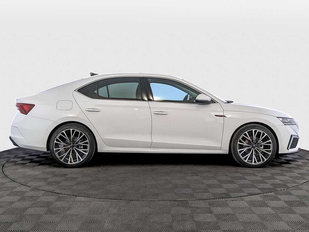 Skoda Octavia, 2023 - фото №4