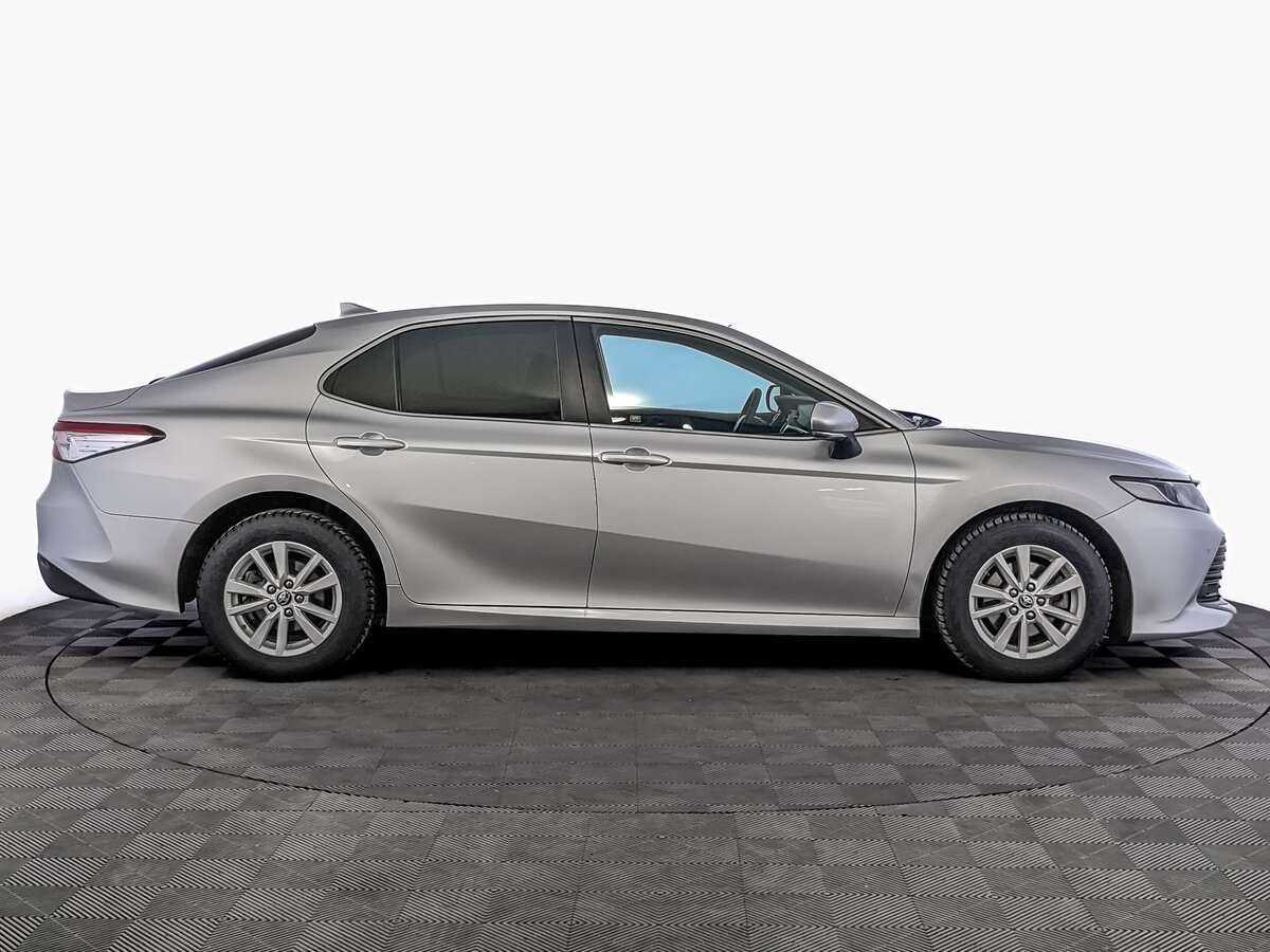 Toyota Camry, 2020 - фото №4