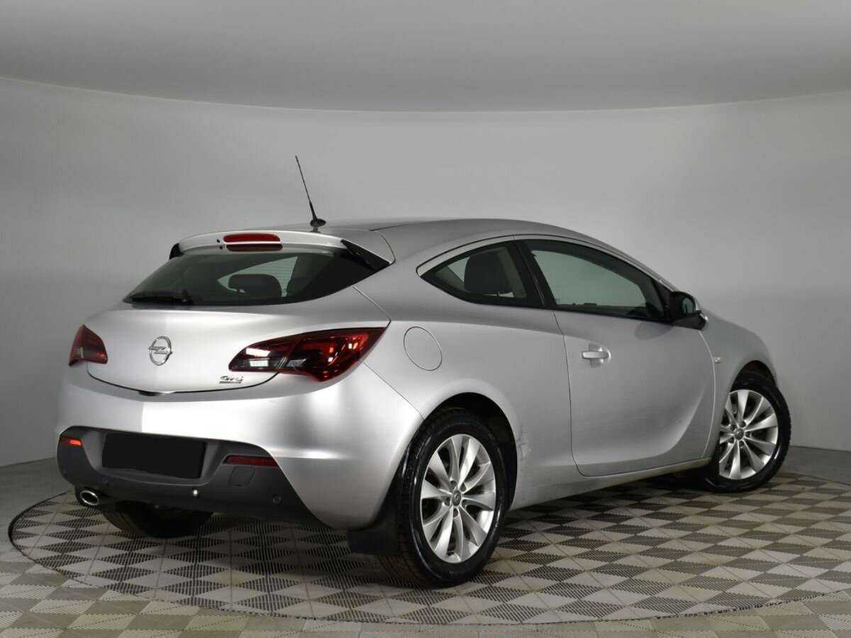 Opel Astra GTC, 2013 - фото №2