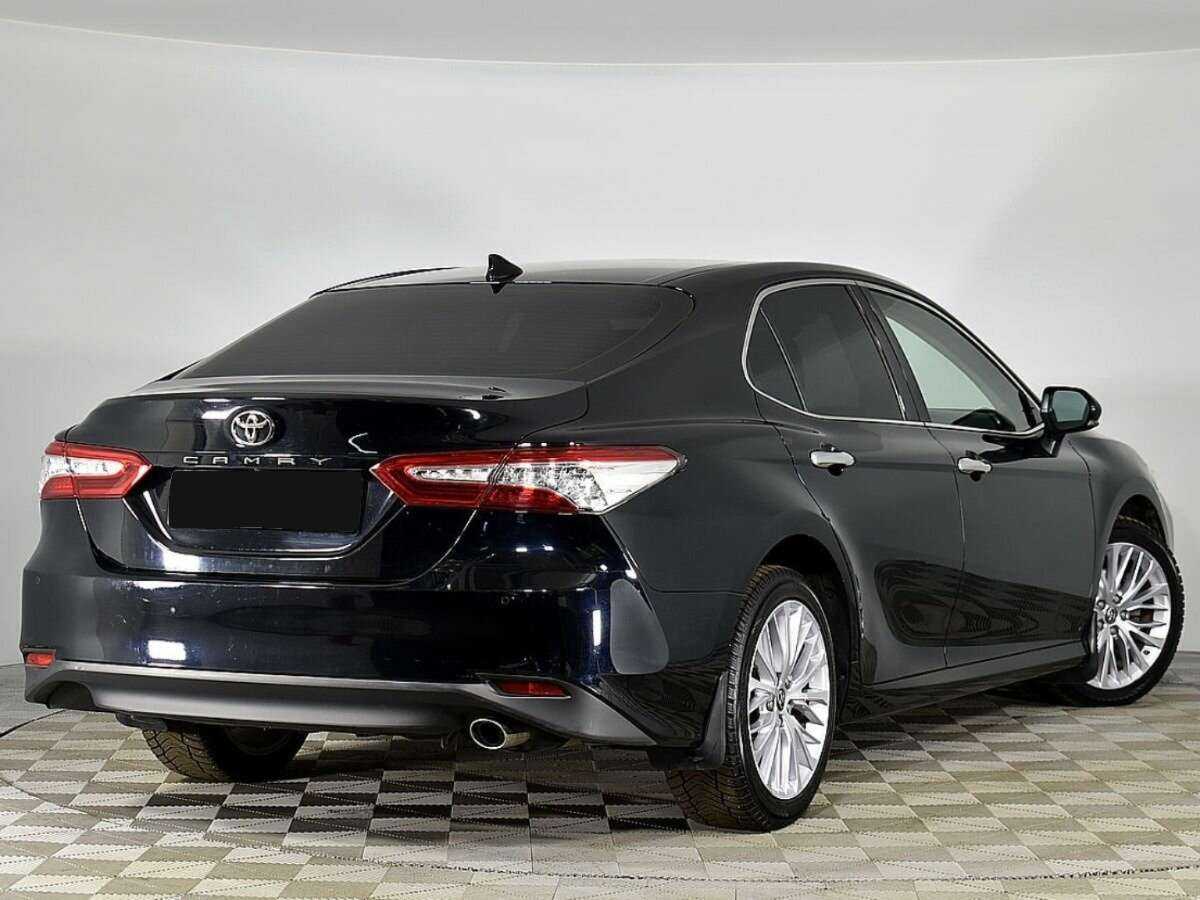 Toyota Camry, 2020 - фото №2