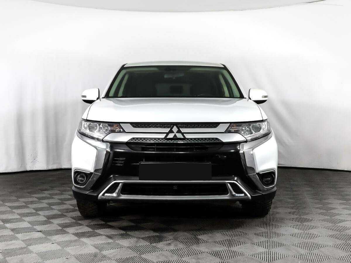 Mitsubishi Outlander, 2018 - фото №2