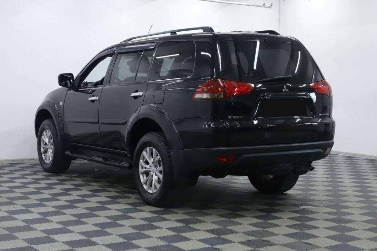 Mitsubishi Pajero Sport, 2015 - фото №2