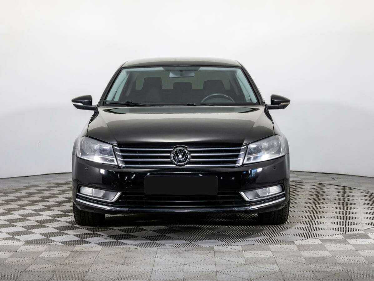 Volkswagen Passat, 2013 - фото №2