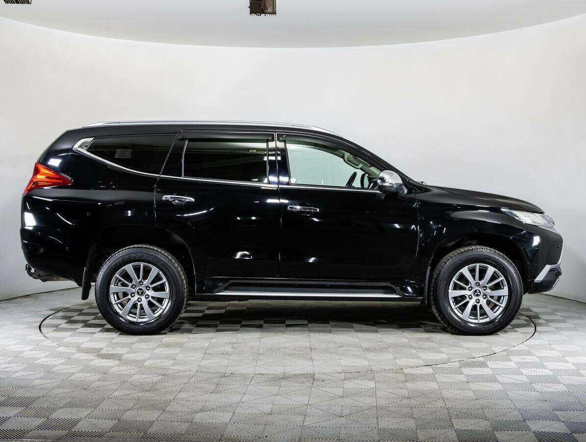 Mitsubishi Pajero Sport, 2017 - фото №4
